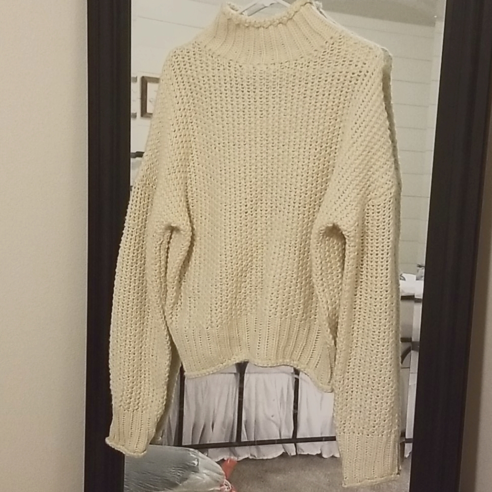 Cute boutique cable knit sweater